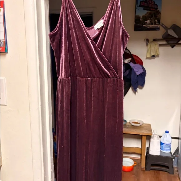 Eyeshadow Velvet Jumpsuit in Purple - Picture 8 of 8